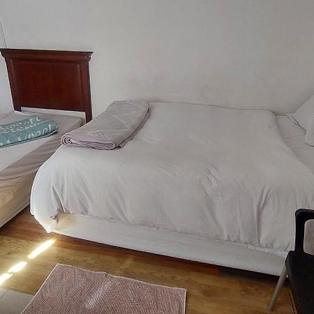 Leone Paris Apartment Windhoek Bagian luar foto