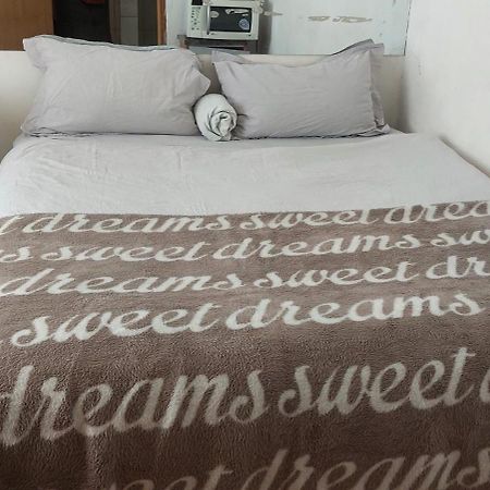 Leone Paris Apartment Windhoek Bagian luar foto